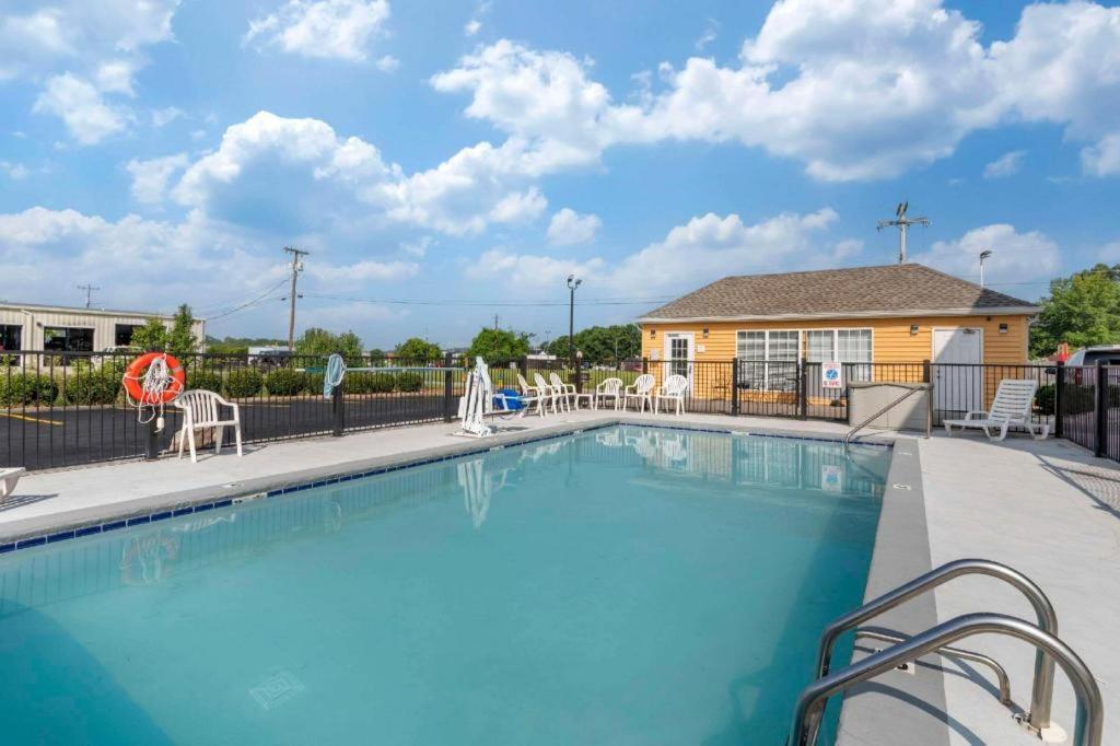 Quality Inn Oak Ridge Exteriér fotografie